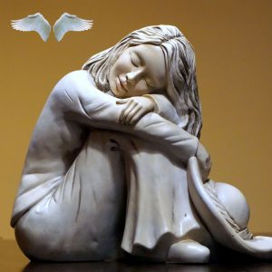 Keramikfigur Schlafendes Mädchen